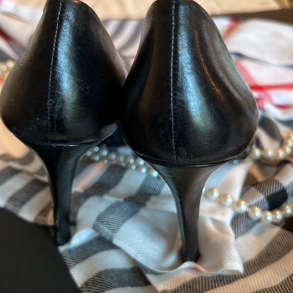 3” Pointed Toe Black Pumps Size 8M - Picture 6 of 7